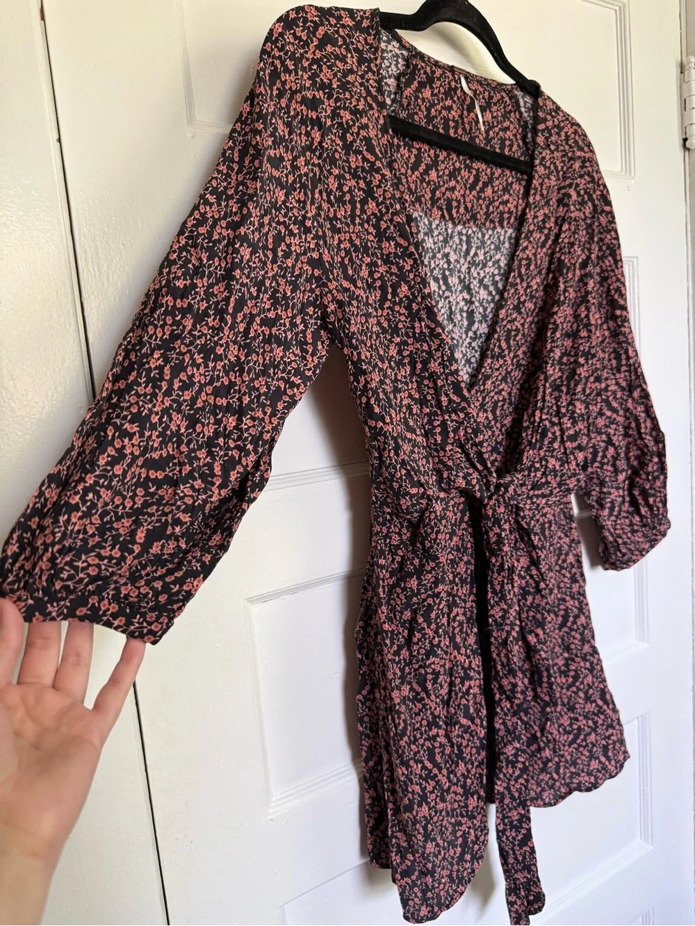 Free People Clara Tunic Mini Dress V-Neckline  & Dainty Floral Print Boho Sz M